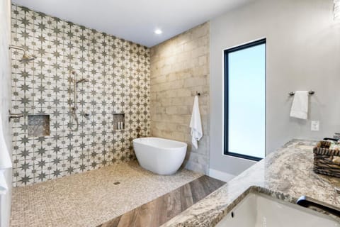 Here Comes the Sun House in Canyon Lake