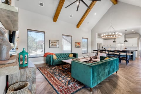 Here Comes the Sun House in Canyon Lake