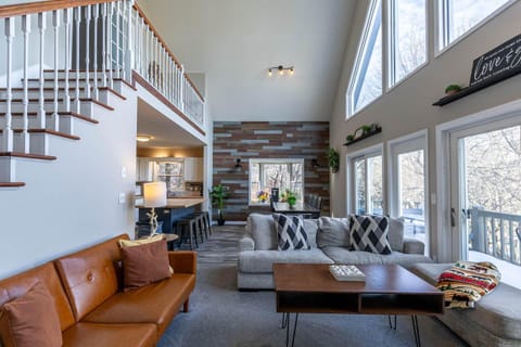 Sky High Chalet House in Watauga