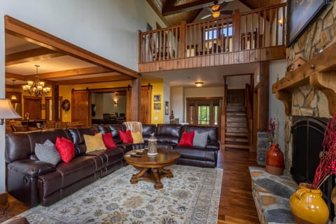 White Eagle Lodge at Eagles Nest House in Watauga