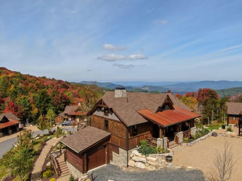 CaBearnet at Eagles Nest House in Beech Mountain