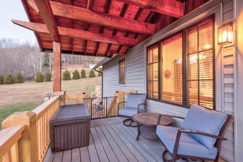 Banner Bear House in Watauga