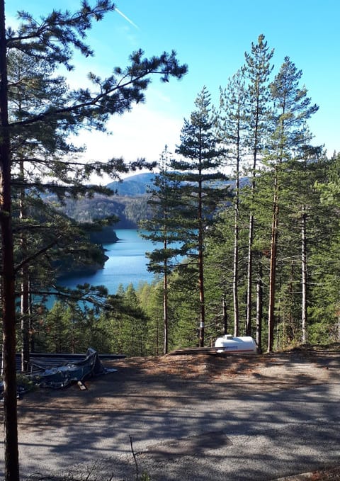 Nearby landmark, Natural landscape, Lake view, Mountain view