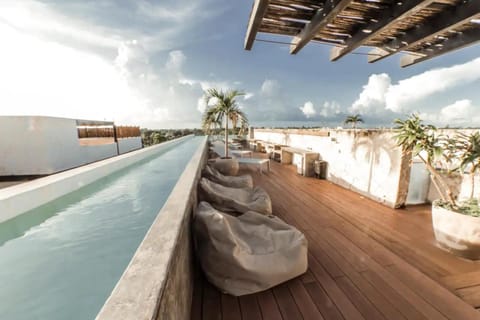Day, Natural landscape, View (from property/room), Balcony/Terrace, Pool view, Swimming pool, sunbed