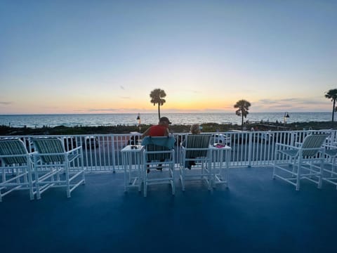 Pass a grille Gulf Way Beachfront 13 Apartment in Pass-a-Grille