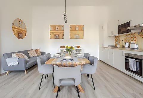 Living room, Photo of the whole room, Dining area, kitchen