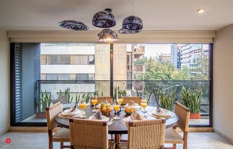 Patio, Day, View (from property/room), Seating area, Dining area, Drinks, Alcoholic drinks