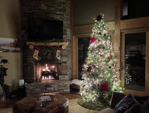 Eagles Landing at Eagles Nest House in Beech Mountain