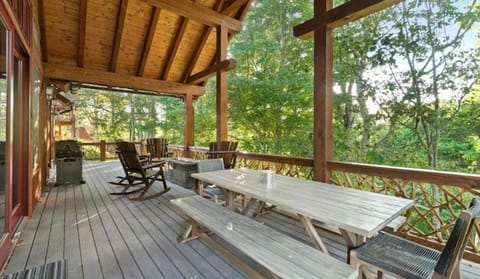 Timberwolf Lodge at Eagles Nest House in Watauga