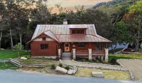 Timberwolf Lodge at Eagles Nest House in Watauga