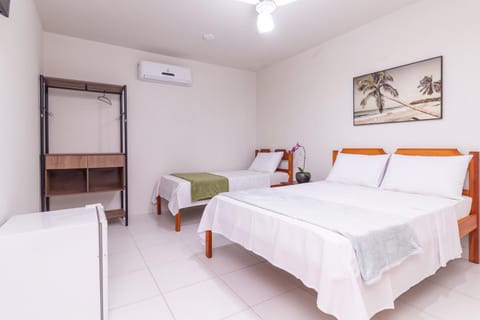 Bed, Photo of the whole room, Bedroom, air conditioner