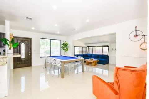 Five Bedroom Villa With POOL In Highland Lakes Near Aventura Mall Villa in Hallandale Beach