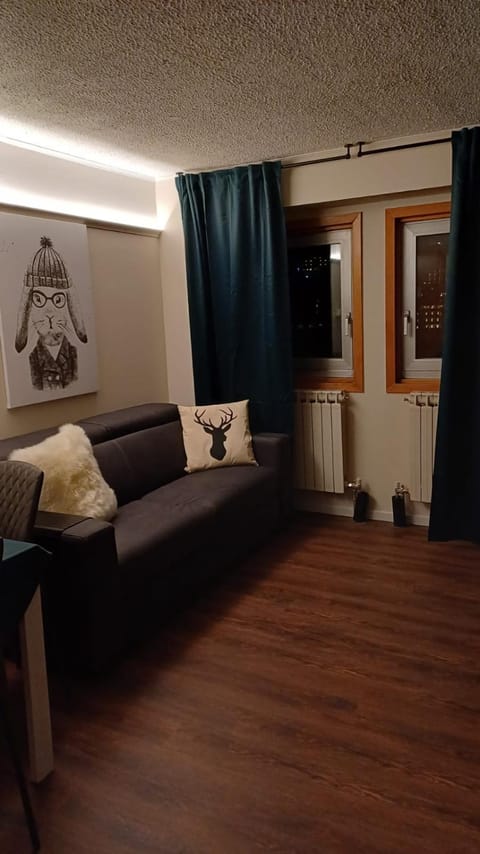 Bed, Living room, Seating area