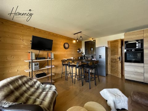 TV and multimedia, Kitchen or kitchenette, Living room, Dining area, oven, toaster