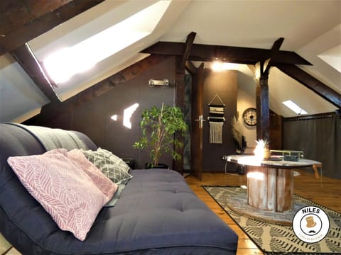 Living room, Seating area