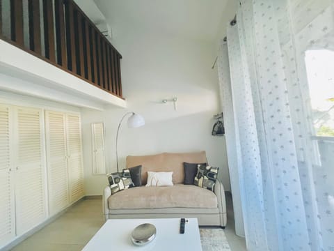 Duplex Marina gosier- vue Mer et bateaux équipé d'une citerne reliée à l'eau de ville Apartment in Le Gosier