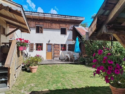 Petit Chalet House in Haute-Savoie