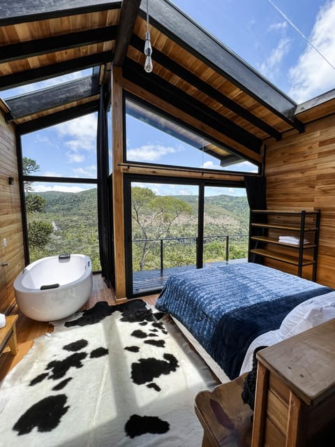 Photo of the whole room, Mountain view, Mountain view