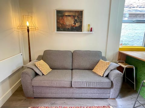 Chequer - seafront 1 bed ground floor garden flat Apartment in Cleethorpes