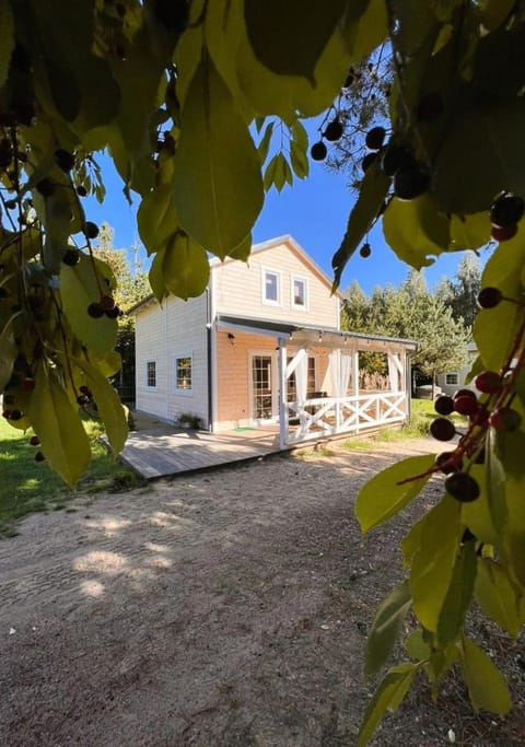 Property building, Spring, Day, Garden, Garden view