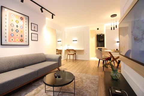 Kitchen or kitchenette, Living room, Seating area, Dining area