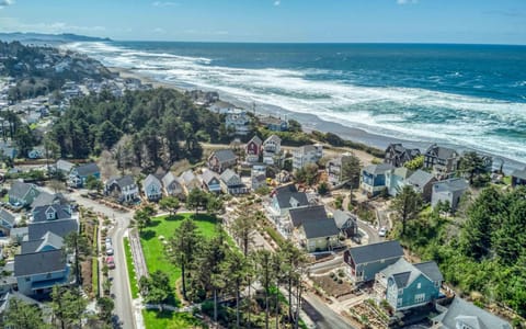Searenity Now House in Lincoln City