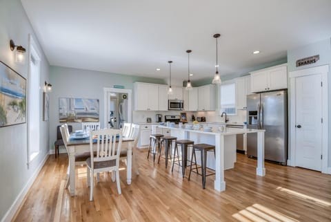 Searenity Now House in Lincoln City