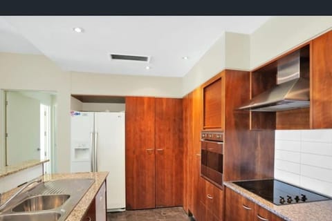 Kitchen or kitchenette, dishwasher, minibar, pet friendly, stove