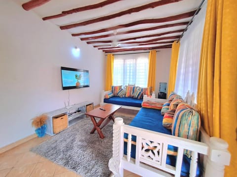 Living room, Photo of the whole room, Dining area