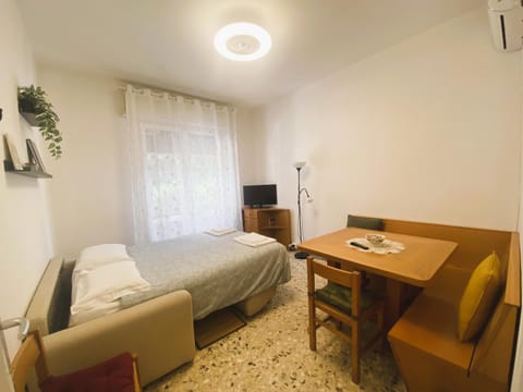 Bed, Seating area, Bedroom