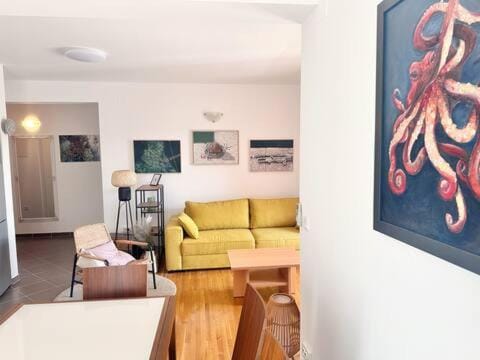 Spacious Apt in Tisno Near Garden Resort – 4 Min Apartment in Tisno