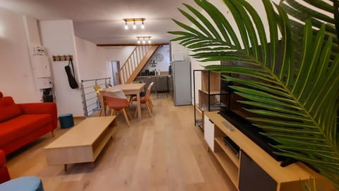Communal lounge/ TV room, Living room, Seating area