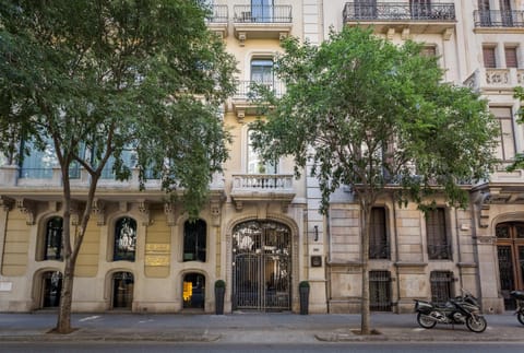Property building, Facade/entrance