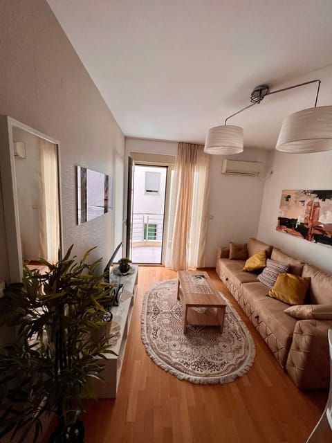 Winter, TV and multimedia, Living room, Seating area, Garden view, Street view, Entertainment, Sunset, internet, locker, air conditioner