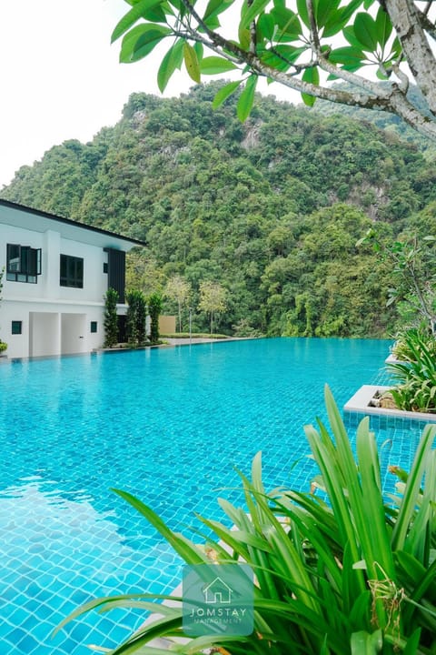 Property building, Day, Natural landscape, Mountain view, Pool view, Swimming pool