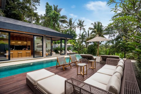 Natural landscape, Garden, View (from property/room), Garden view, Pool view, Swimming pool, sunbed