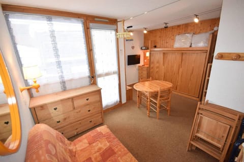 Bed, kitchen