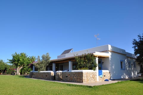 Property building, Property building, Day, Garden