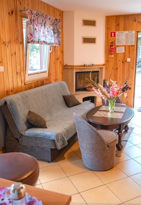 Domek letniskowy nad jeziorem w Gołdapi, Wczasowa72 House in Kaliningrad Oblast, Russia