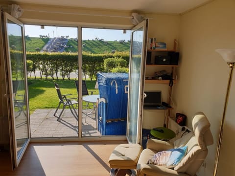 Garden, Living room