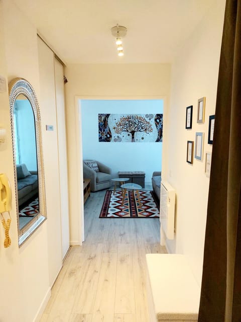 Cosy Home 1 - Spacieux 3 pièces avec parking - 30 min de Paris Apartment in Cergy