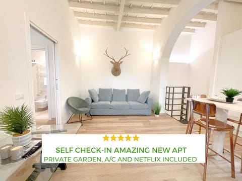 Living room, Seating area, Text overlay
