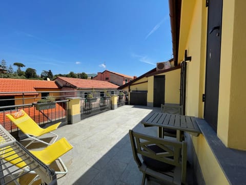 Property building, Balcony/Terrace