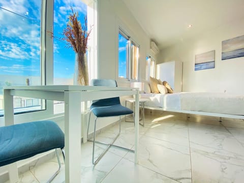 Bed, View (from property/room), Photo of the whole room, Seating area, Dining area, Bedroom