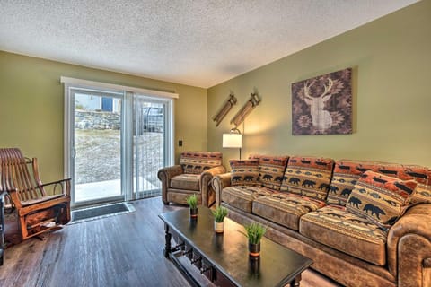 Cozy Ski-InandSki-Out Condo on Magic Mountain Apartment in South Londonderry