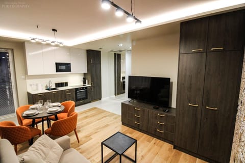 Communal lounge/ TV room, Kitchen or kitchenette, Seating area, Dining area, pet friendly, wardrobe