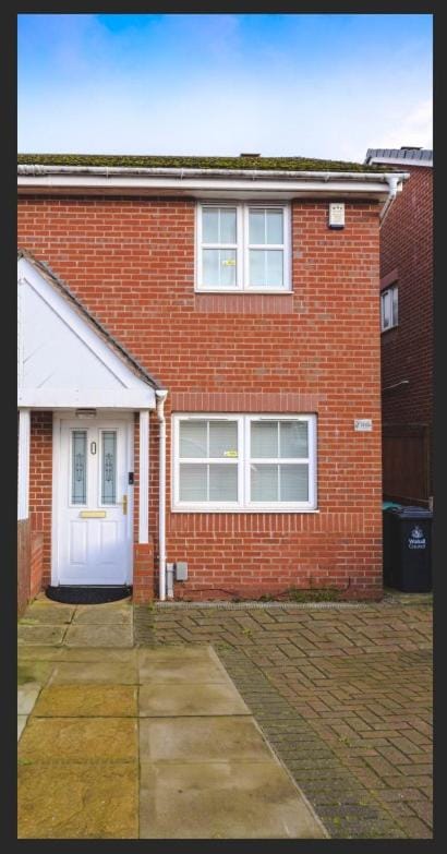 Greatmindz's home away from home Apartment in Walsall