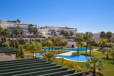 Property building, Spring, Day, Natural landscape, Garden, Garden view, Pool view, Swimming pool, Swimming pool, sunbed