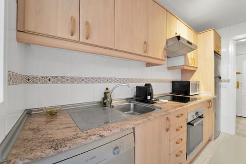 Coffee/tea facilities, Kitchen or kitchenette, dishwasher, minibar, pet friendly, stove, toaster