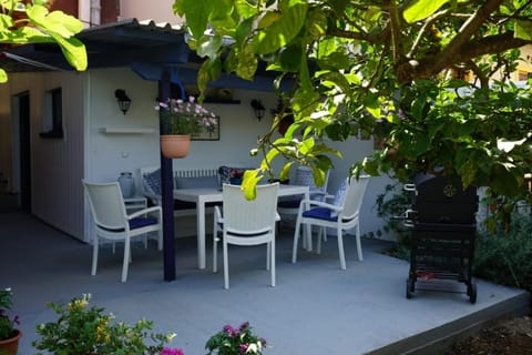Chrysa's Holiday Apartment House in Messenia